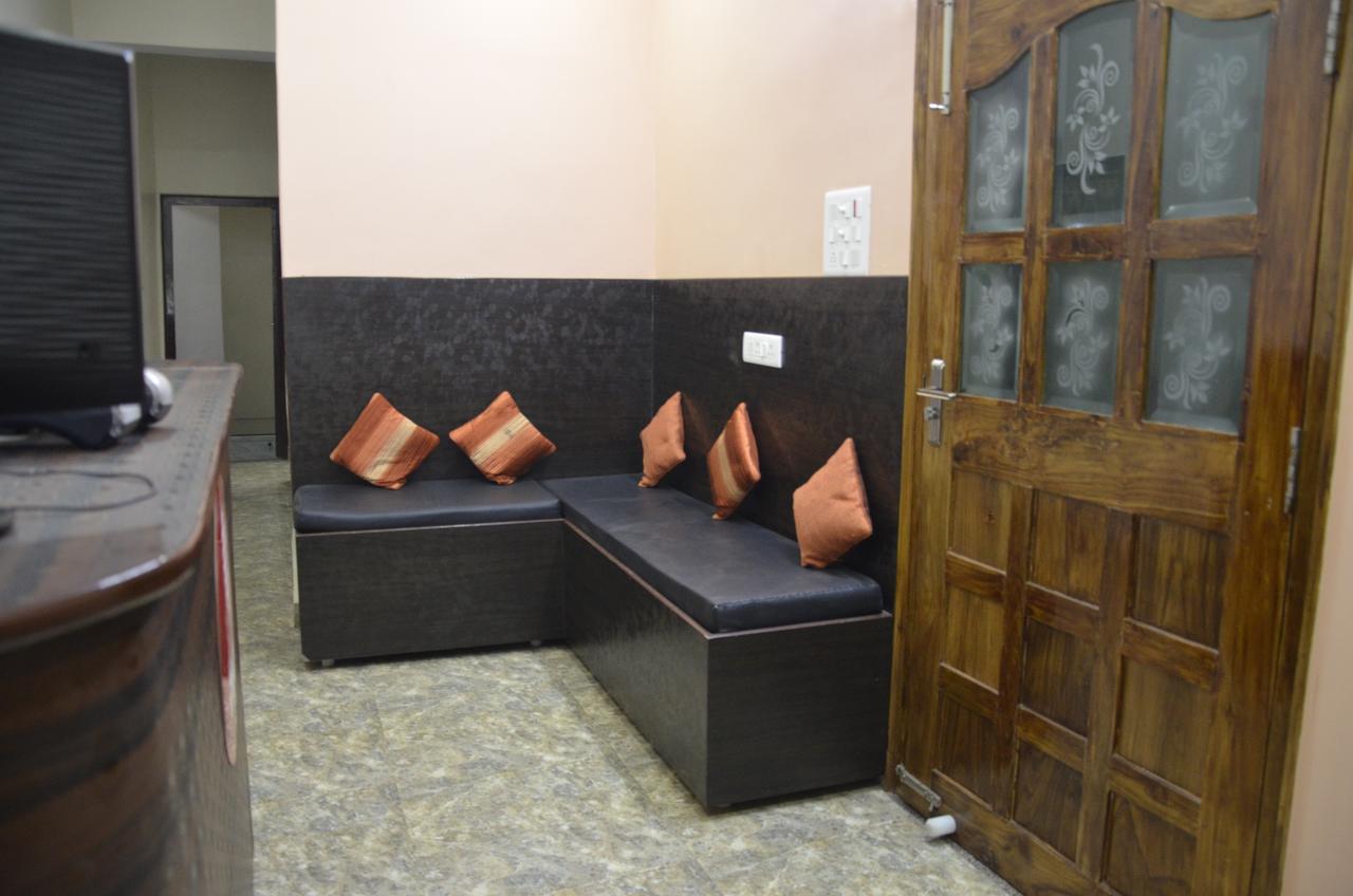 Oyo 7622 Varanasi Stays Екстер'єр фото
